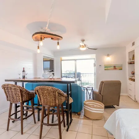 Stunning Ocean Views Steps From The Beach With Pool! Fabulous 4Th Floor Studio! New Smyrna Beach Exterior photo